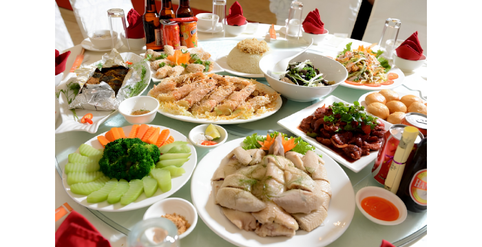 TIỆC CƯỚI